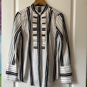 Ann Taylor Tuxedo style button front L/S top with French cuff. Size 10.